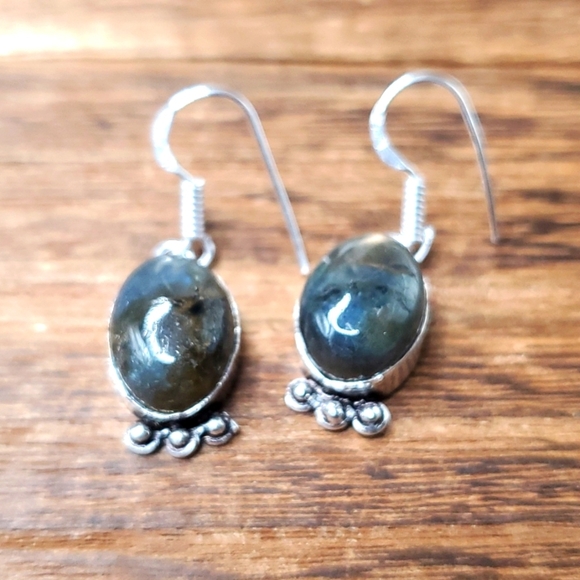 E538 earth emerald precious stone 925‎ sterling earrings